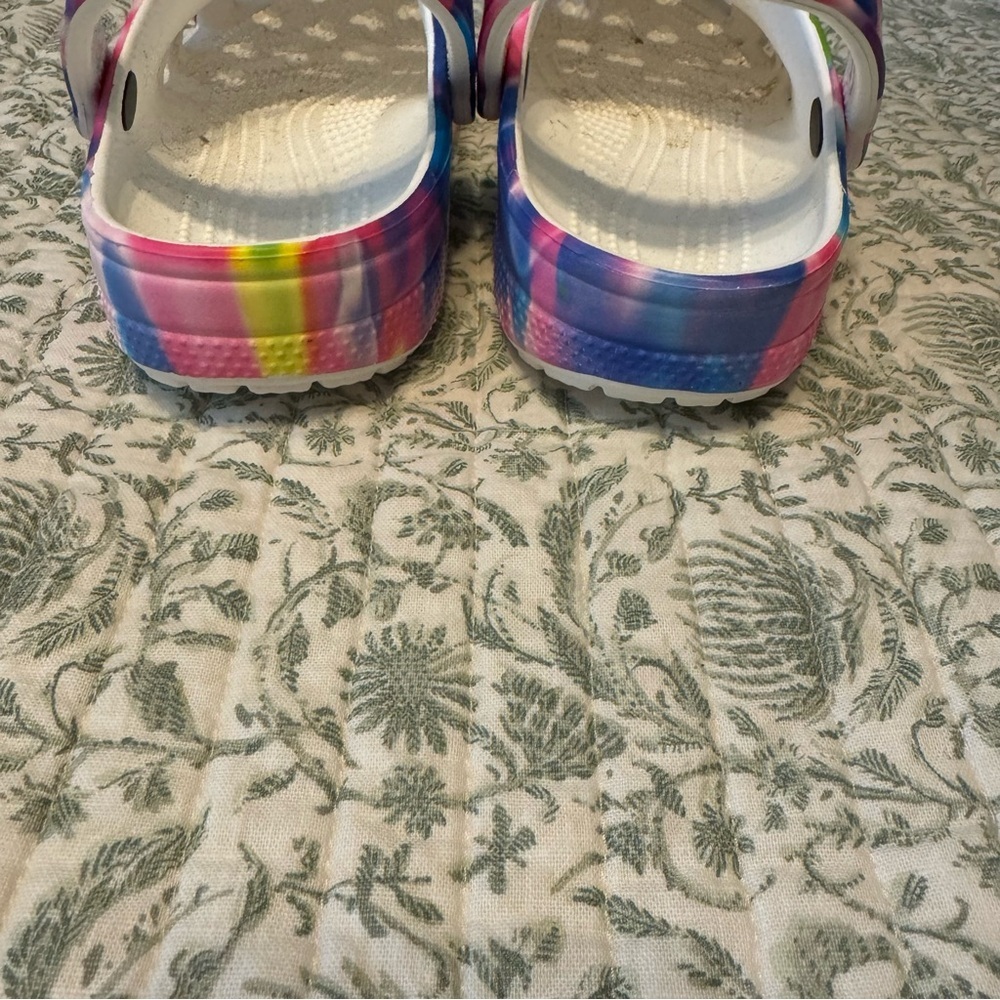 Croc’s solar rainbow tie dye clogs - Picture 10 of 13